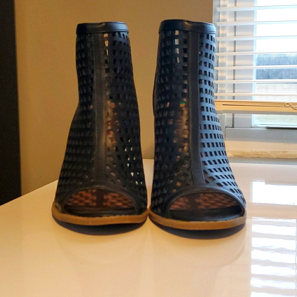 Report Black ppen toe heeled boot